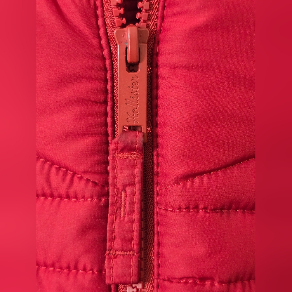 HOLLISTER Sherpa Lined Hooded Women's Red Puffer Jacket Size M - Picture 12 of 15